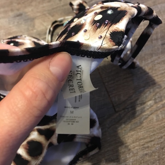 Victoria’s Secret leopard bathing suit - Picture 2 of 3